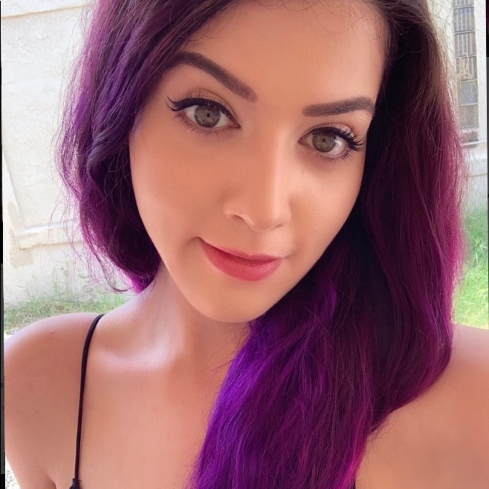 Meet your Posher, Courtney